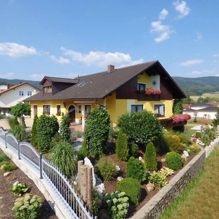 Scenic Apartment With Balcony Garden Deckchairs Barbecue Gleissenberg ภายนอก รูปภาพ