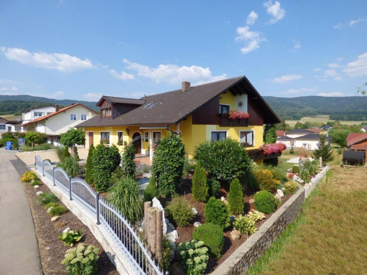 Scenic Apartment With Balcony Garden Deckchairs Barbecue Gleissenberg ภายนอก รูปภาพ